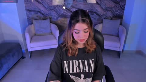 Violett  online show from December 29, 2024, 5:33 pm