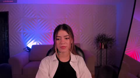 Violett  online show from January 3, 2025, 9:36 pm