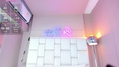 VioletthaRous online show from November 7, 2025, 11:05 pm