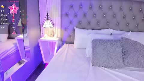 Snapshot of violettharous chatting on February 11, 2026, 10:37 pm VioletthaRous online show from February 11, 2026, 10:37 pm