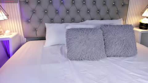 Snapshot of violettharous chatting on March 5, 2026, 10:39 pm VioletthaRous online show from March 5, 2026, 10:39 pm