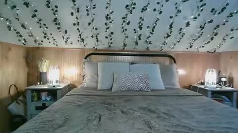 violet styles online show from March 15, 2026, 2:01 pm