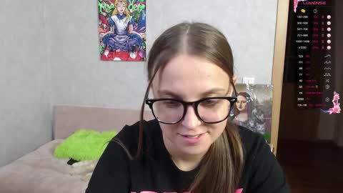 Violet online show from September 29, 2025, 5:51 pm