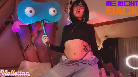 Snapshot of viollettaa_ chatting on September 27, 2025, 6:57 pm Violetta online show from September 27, 2025, 6:57 pm