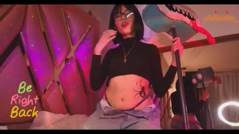 Violetta online show from November 17, 2025, 6:46 pm