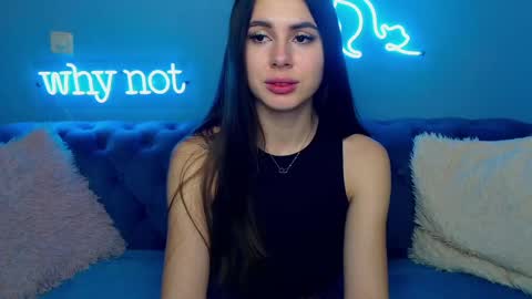 viollinalv online show from December 8, 2024, 11:46 am