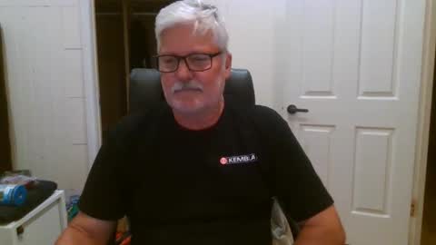 viper654321 online show from October 19, 2025, 7:42 am