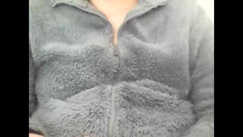 . online show from December 3, 2025, 1:42 pm