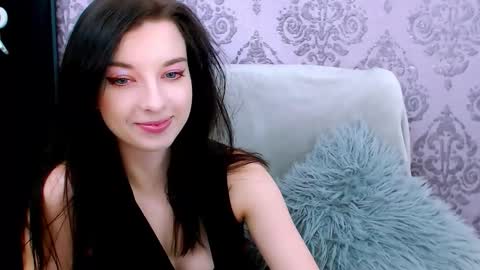 VirginLuna online show from February 25, 2026, 3:43 pm