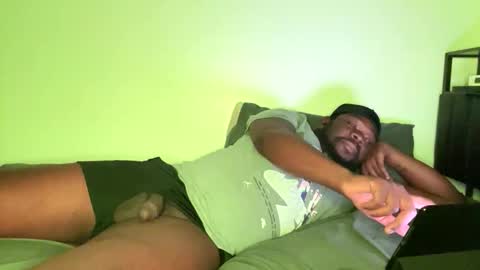 Elle Hood online show from December 4, 2025, 11:02 pm