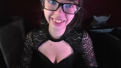 Snapshot of virtualtulpa chatting on September 26, 2025, 4:11 pm Zoe online show from September 26, 2025, 4:11 pm