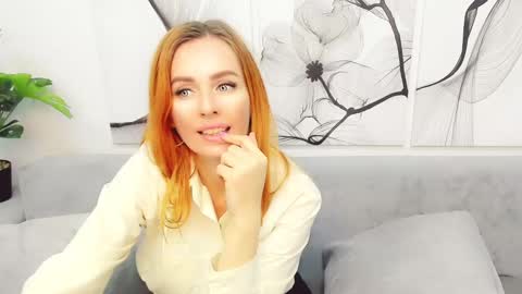 Snapshot of vita_flowen chatting on February 4, 2025, 12:44 pm Vita online show from February 4, 2025, 12:44 pm