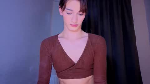 vitahoins online show from October 28, 2025, 8:55 pm