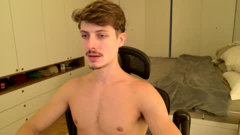 vitoraugustoxxx online show from April 27, 2026, 2:37 pm