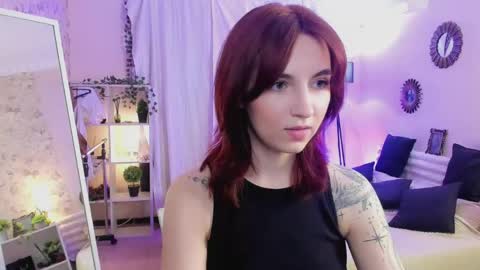 VittoriaNix online show from April 19, 2026, 3:55 pm