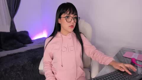 Snapshot of vittoriarouss chatting on October 3, 2025, 11:29 am Vict online show from October 3, 2025, 11:29 am