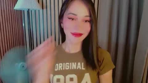 Snapshot of vivahotbabessandra chatting on April 18, 2026, 11:25 am SANDRA GOING YOU online show from April 18, 2026, 11:25 am