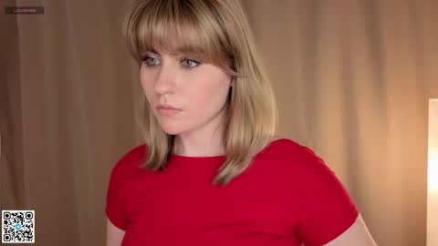 Snapshot of vivandellapenna chatting on October 15, 2025, 6:08 pm Melissa online show from October 15, 2025, 6:08 pm