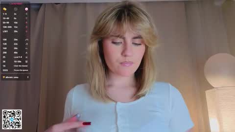 Snapshot of vivandellapenna chatting on November 18, 2025, 6:12 pm Melissa online show from November 18, 2025, 6:12 pm