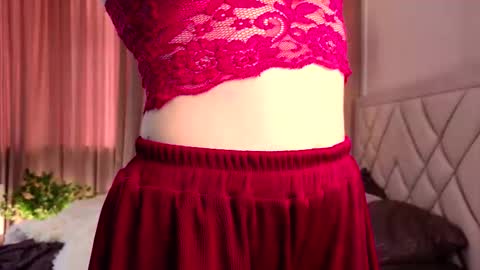 Snapshot of vivi_ennes chatting on September 18, 2025, 7:32 am You like my friends can call me LUNA  This is my first day here online show from September 18, 2025, 7:32 am