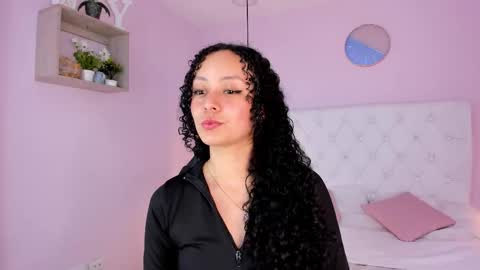 Vivi online show from November 26, 2025, 4:02 am