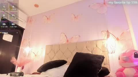 Snapshot of vivi_prinncess chatting on April 28, 2026, 11:32 pm Viviana online show from April 28, 2026, 11:32 pm