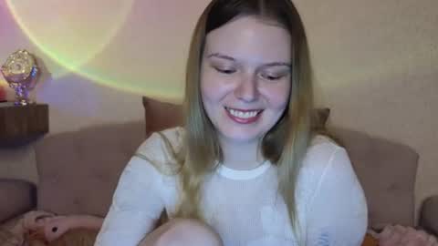 vivian_alison online show from June 24, 2026, 7:02 pm