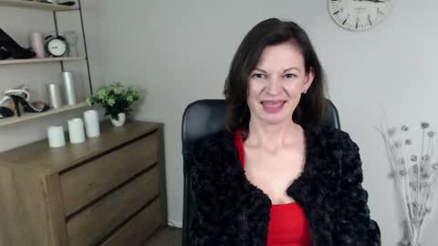 Snapshot of vivian_dream chatting on December 30, 2024, 3:57 pm Vivian online show from December 30, 2024, 3:57 pm