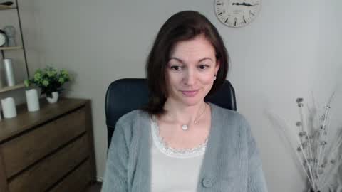 Snapshot of vivian_dream chatting on January 21, 2025, 10:08 am Vivian online show from January 21, 2025, 10:08 am