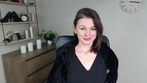 Snapshot of vivian_dream chatting on January 27, 2025, 10:49 am Vivian online show from January 27, 2025, 10:49 am