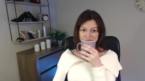 Snapshot of vivian_dream chatting on February 26, 2025, 7:09 am Vivian online show from February 26, 2025, 7:09 am