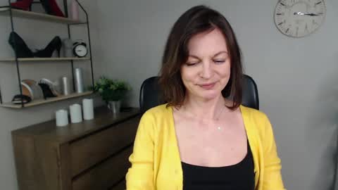 Snapshot of vivian_dream chatting on February 27, 2025, 1:07 pm Vivian online show from February 27, 2025, 1:07 pm