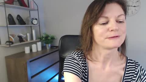 Snapshot of vivian_dream chatting on March 7, 2025, 9:07 am Vivian online show from March 7, 2025, 9:07 am