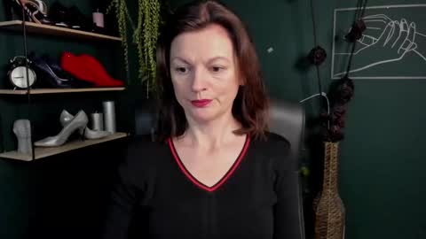Snapshot of vivian_dream chatting on March 12, 2025, 7:02 am Vivian online show from March 12, 2025, 7:02 am