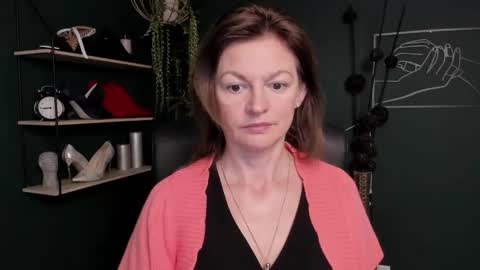Snapshot of vivian_dream chatting on September 10, 2025, 8:14 am Vivian online show from September 10, 2025, 8:14 am