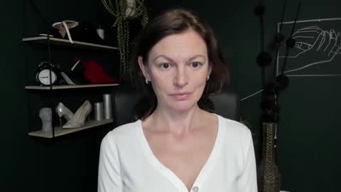 Snapshot of vivian_dream chatting on September 22, 2025, 8:16 am Vivian online show from September 22, 2025, 8:16 am