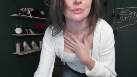 Snapshot of vivian_dream chatting on September 26, 2025, 7:01 am Vivian online show from September 26, 2025, 7:01 am