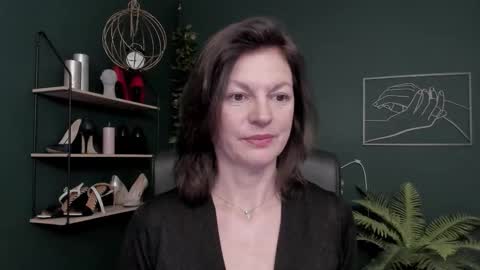 Vivian online show from December 16, 2025, 6:51 am