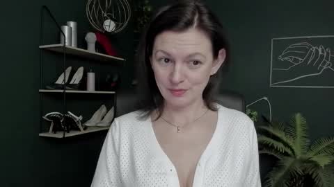 Vivian online show from February 28, 2026, 6:58 am