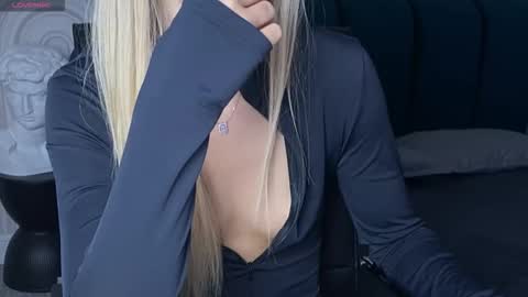 Vivian Evans online show from September 11, 2025, 12:55 am