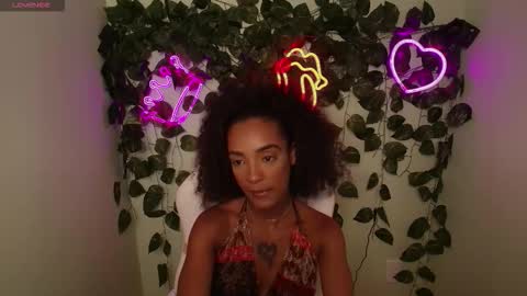 Vivian online show from February 4, 2026, 9:09 pm