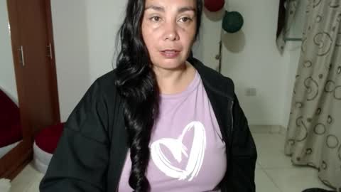 Snapshot of vivian_milf_paint chatting on September 11, 2025, 4:12 am vivian_milf_paint online show from September 11, 2025, 4:12 am