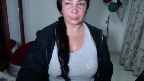 vivian_milf_paint online show from February 23, 2026, 11:35 pm