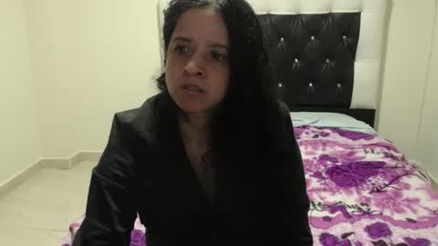 Snapshot of vivian_walt_ chatting on May 17, 2026, 6:00 am melissa online show from May 17, 2026, 6:00 am