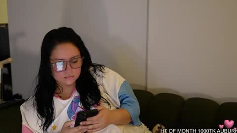 Vivi online show from February 6, 2025, 2:33 am
