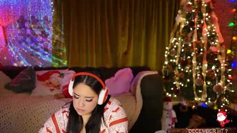 Vivi online show from December 3, 2025, 1:46 am