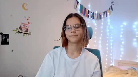 Victoria online show from September 14, 2025, 6:12 am
