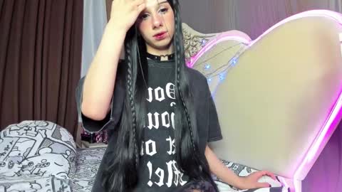 Snapshot of vivianmiller_ chatting on February 14, 2025, 12:36 pm Vivian online show from February 14, 2025, 12:36 pm