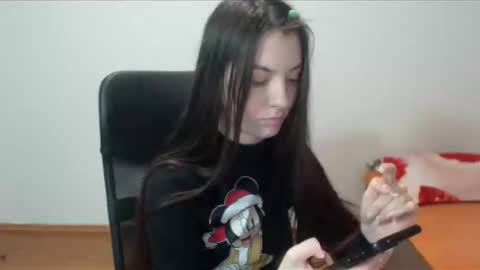 Snapshot of vivianngray chatting on December 14, 2024, 5:25 pm Vivian Gray online show from December 14, 2024, 5:25 pm