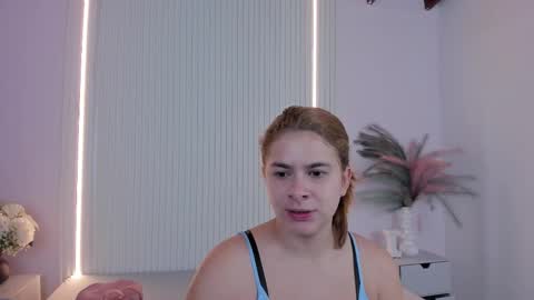 vivianowen9 online show from March 3, 2026, 12:22 pm
